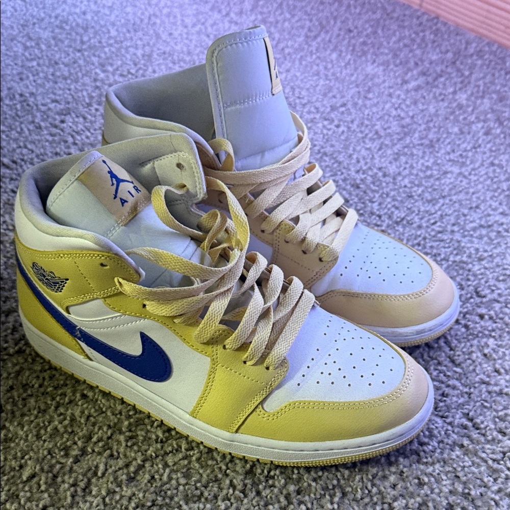 Jordan Men's Sneakers in Yellow and Blue